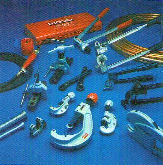 Existem diversas ferramentas para cortar e dobrar tubos